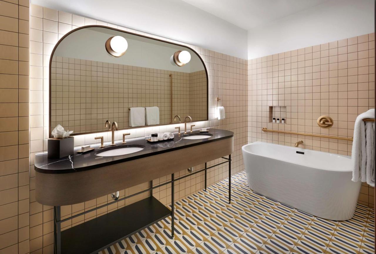 Hotel The Westley Downtown, Tapestry Collection By Hilton Calgary