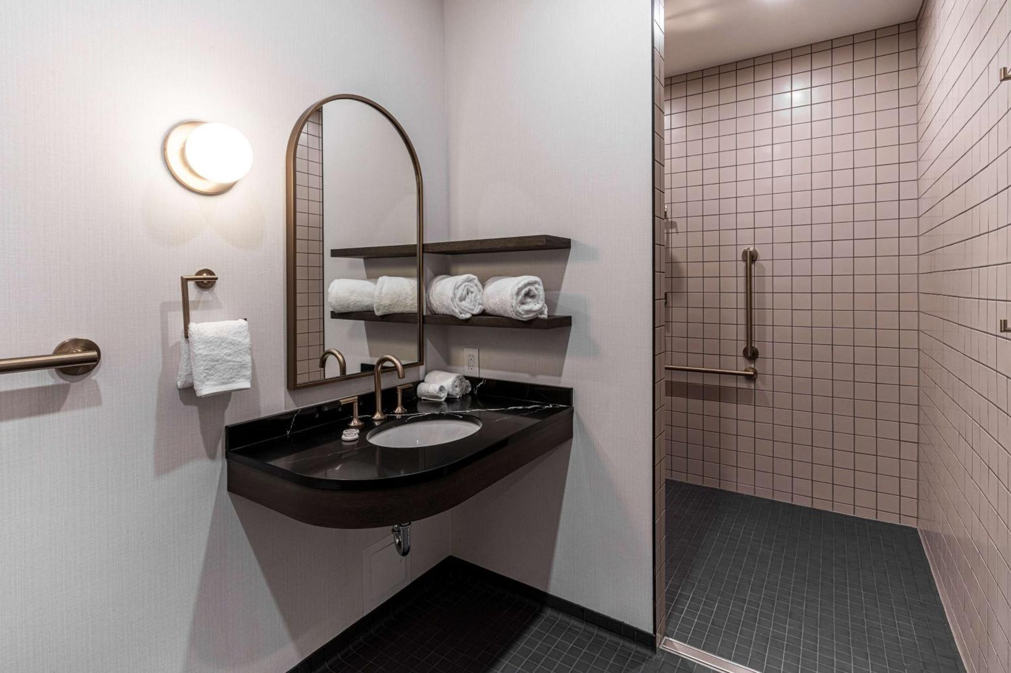 The Westley Downtown, Tapestry Collection By Hilton Hotel